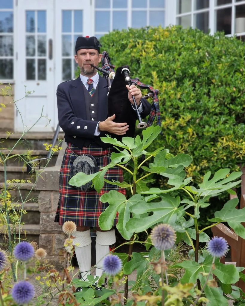 doncaster bagpiper hire